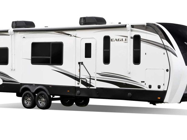 Why do people prefer to use travel trailers?