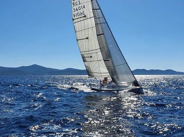 What benefits will you get when you get on a sailing holiday?