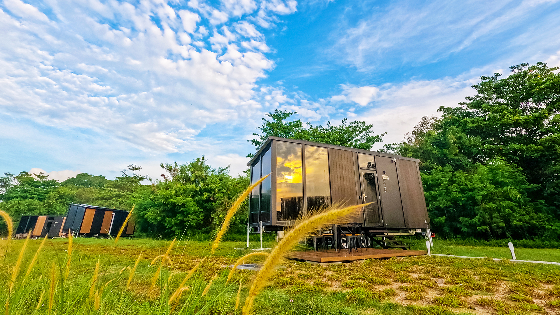 lazarus island resort